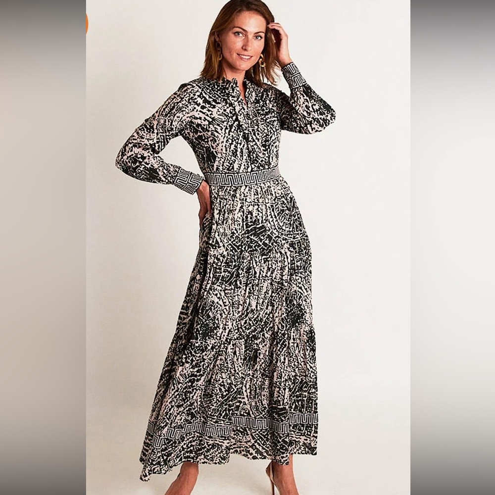 Chic Monochrome Long Sleeve Maxi Dress
